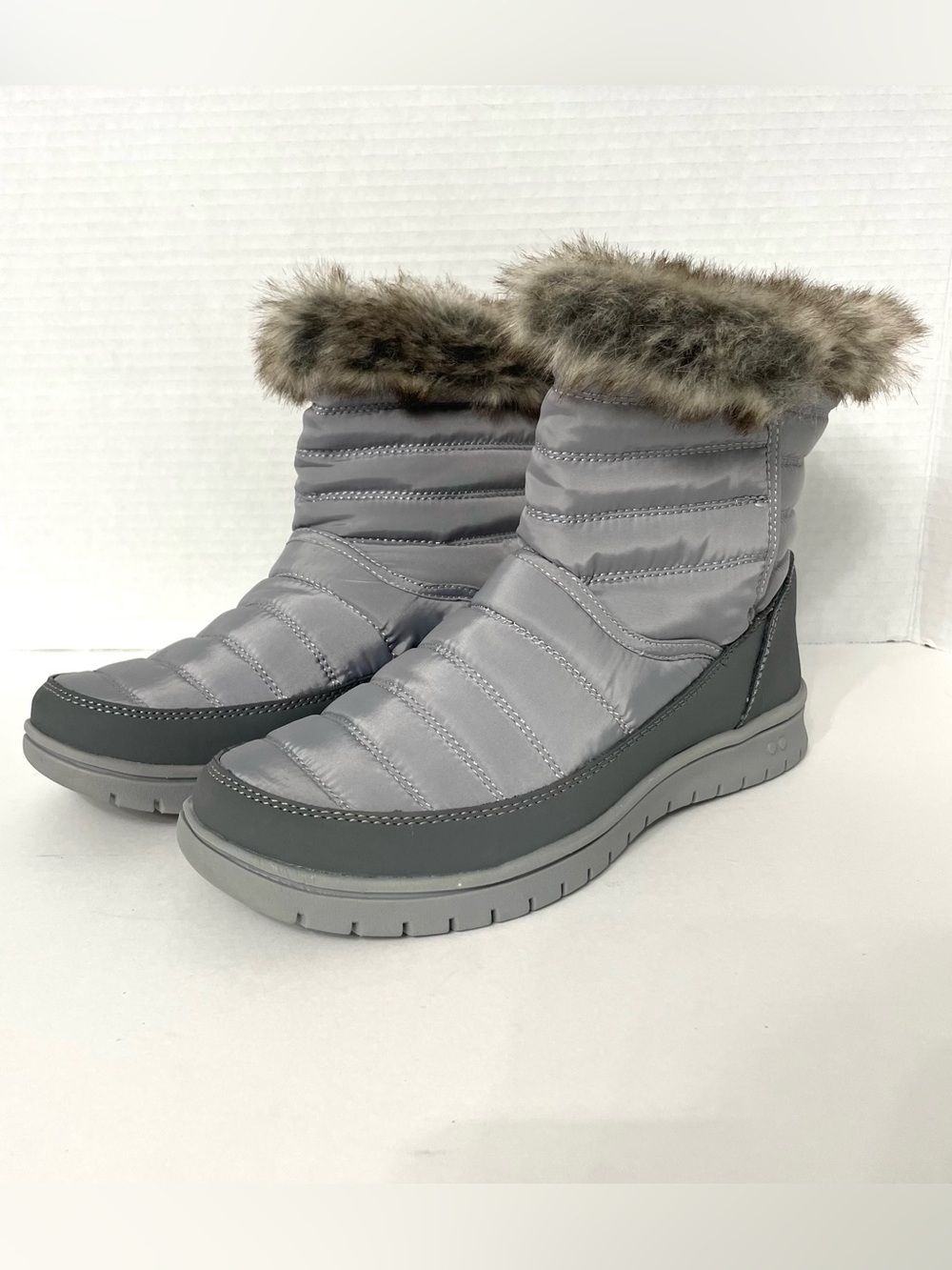 Ryka Women's Suzy Gray Quilted Pull-on Ankle Booties Snow Boots Faux Fur Sz 6M